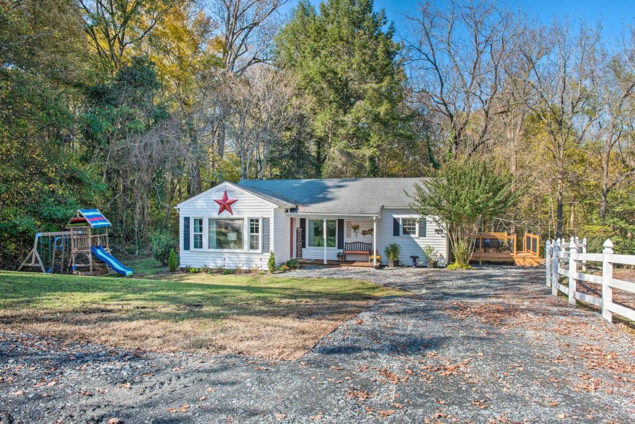 Peaceful Renovated Home With Deck On Half Acre! Ашборо Екстер'єр фото